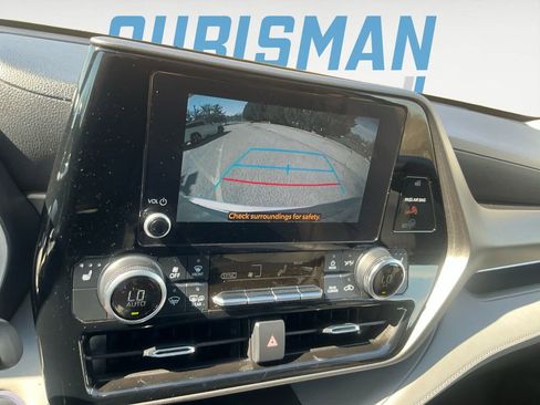 Used 2024 Toyota Highlander XLE image 21