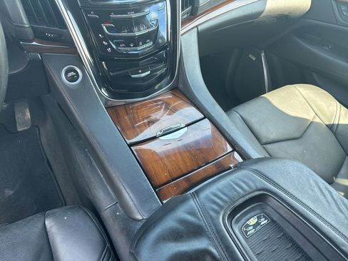 Used 2015 Cadillac Escalade ESV Luxury AWD/4WD image 21