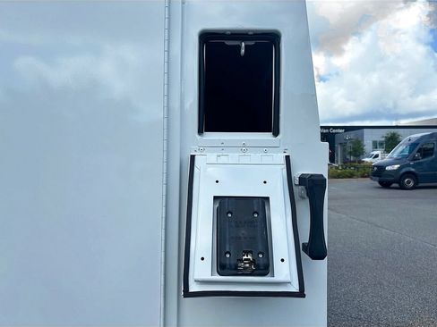 Used 2024 Mercedes-Benz Sprinter 3500 image 17
