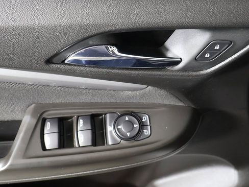 Used 2022 Chevrolet Bolt EUV LT w/ Comfort Package image 29