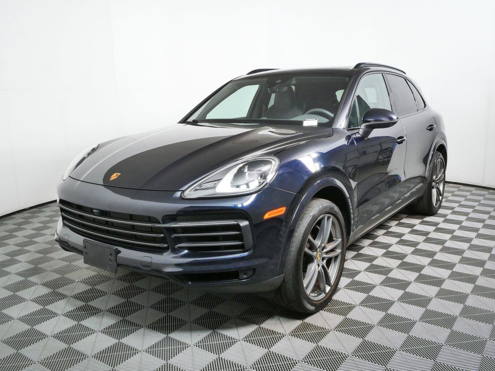 Certified 2023 Porsche Cayenne Platinum Edition AWD/4WD image 1
