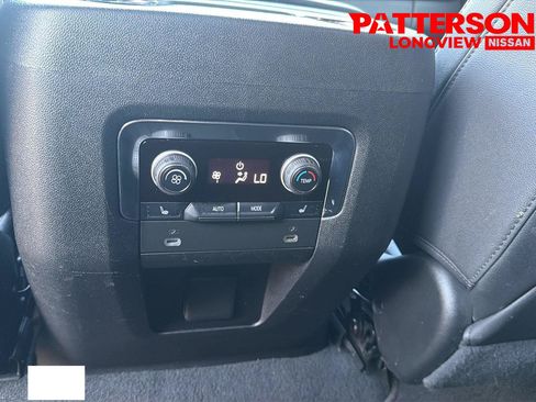 Used 2022 Chevrolet Tahoe Z71 w/ Luxury Package AWD/4WD image 24