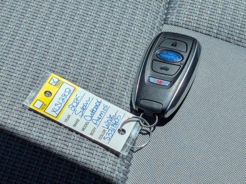Certified 2025 Subaru Outback Premium w/ Popular Package #1A AWD/4WD image 18