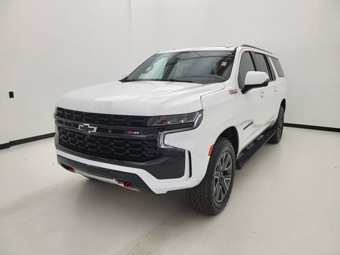 Used 2024 Chevrolet Suburban Z71 w/ Luxury Package AWD/4WD image 35
