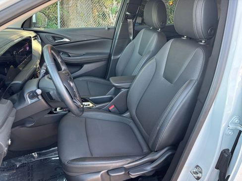 Used 2025 Buick Encore GX Preferred image 36