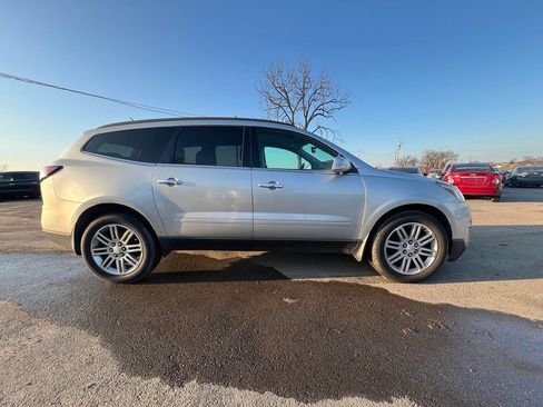 Used 2015 Chevrolet Traverse LT w/ Style and Technology Package image 4