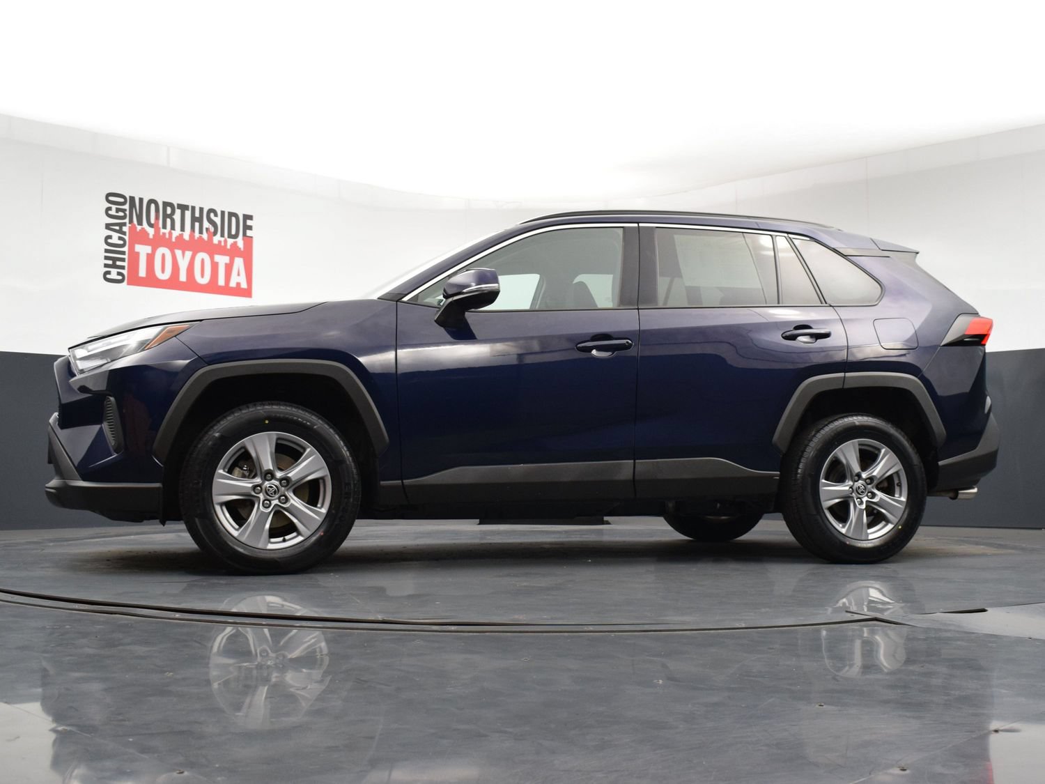 Used 2022 Toyota RAV4 XLE AWD/4WD image 24