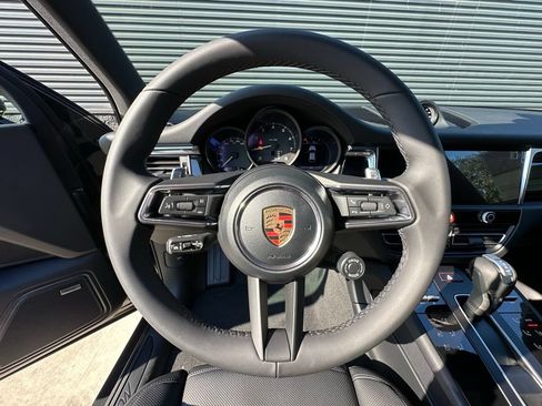 Certified 2026 Porsche Macan AWD/4WD image 14