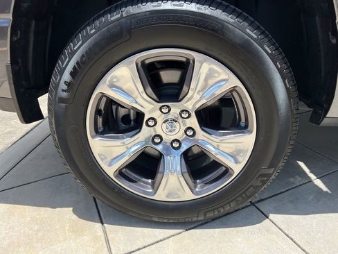 Used 2024 RAM 1500 Laramie AWD/4WD image 8