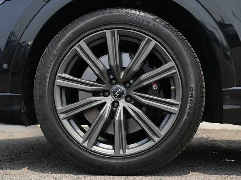 Used 2022 Audi SQ8 Prestige w/ Prestige Package image 13