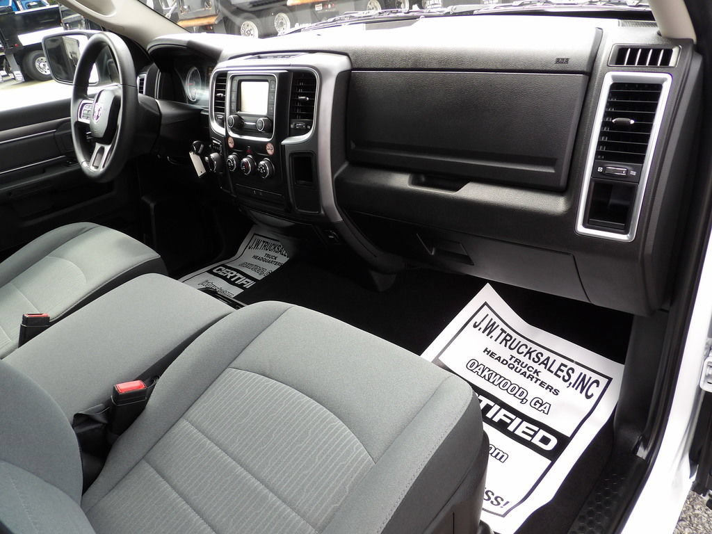 Used 2022 RAM 1500 Classic SLT RWD image 38