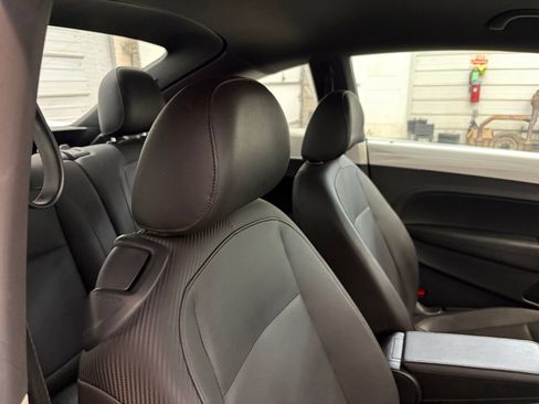 Used 2013 Volkswagen Beetle TDI FWD image 22