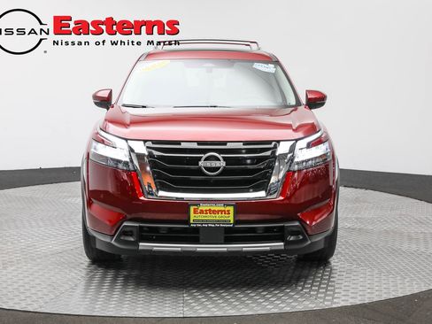 Used 2024 Nissan Pathfinder SL w/ SL Premium Package image 2
