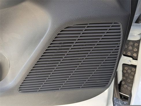 Certified 2025 Nissan Kicks SR image 26