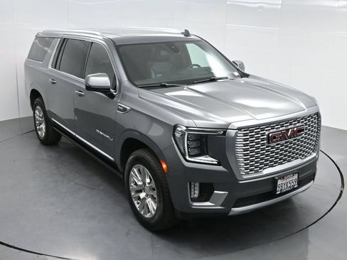 Used 2022 GMC Yukon XL Denali AWD/4WD image 56