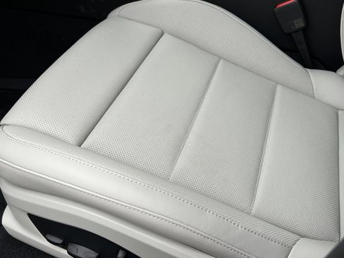 New 2026 Porsche Macan 4 Electric image 28