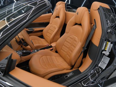 Used 2018 Ferrari 488 Spider RWD image 23