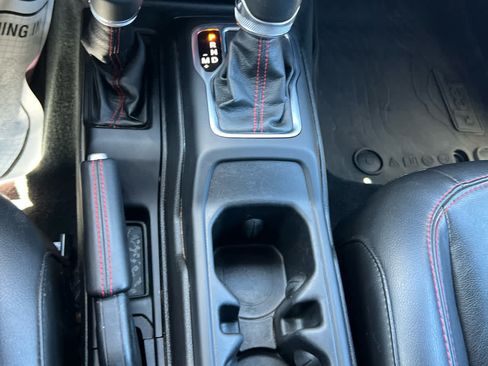 Used 2023 Jeep Wrangler Unlimited Rubicon AWD/4WD image 21