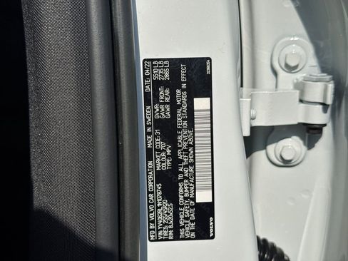 Used 2022 Volvo XC60 B6 Inscription w/ Advanced Package image 34