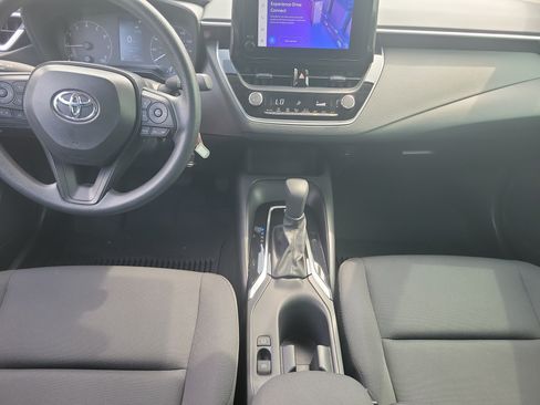 Used 2025 Toyota Corolla LE FWD image 17