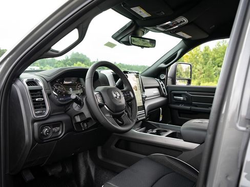 New 2026 RAM 4500 4x4 Crew Cab DRW w/ Laramie Trim Package image 30