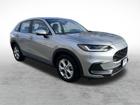 Certified 2023 Honda HR-V LX image 3