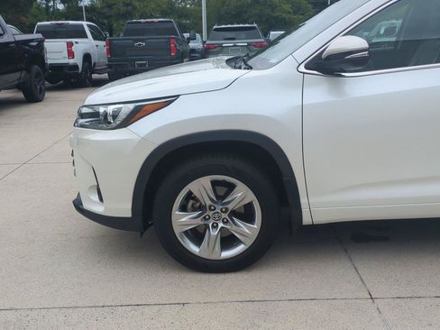 Used 2018 Toyota Highlander Limited FWD image 10