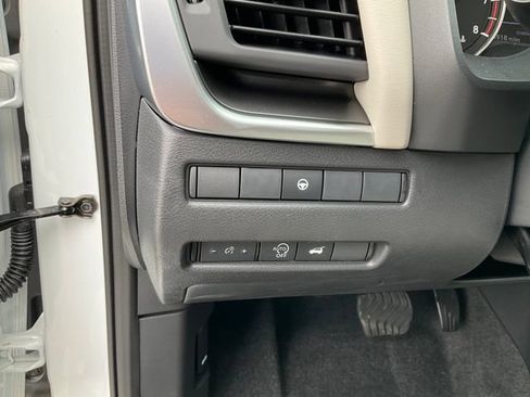 Used 2026 Nissan Rogue SV w/ SV Premium Package FWD image 10