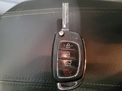 Used 2018 Hyundai Santa Fe Sport image 32