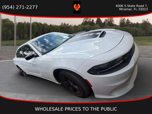 Used 2023 Dodge Charger SXT RWD image 4