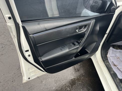 Used 2017 Toyota Corolla SE image 16