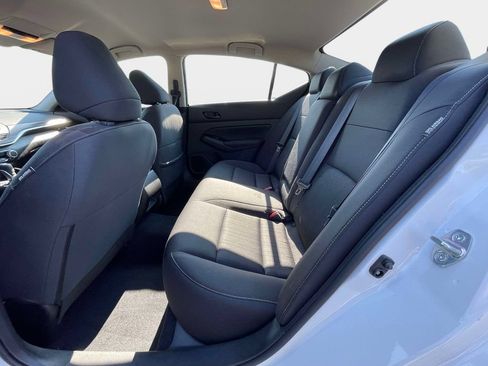 Used 2023 Nissan Altima 2.5 SV FWD image 11