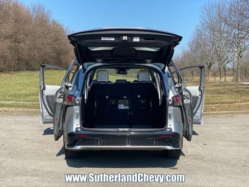 Used 2024 Toyota Sienna XSE FWD image 38