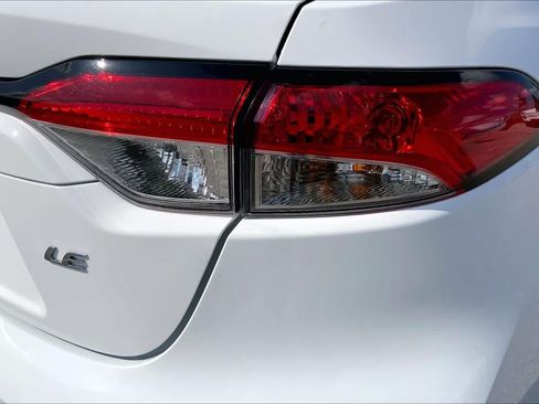 Used 2026 Toyota Corolla LE FWD image 30