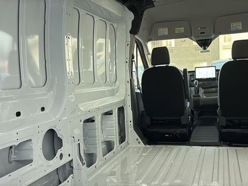 New 2026 Ford Transit 250 148 Medium Roof Extended AWD image 30