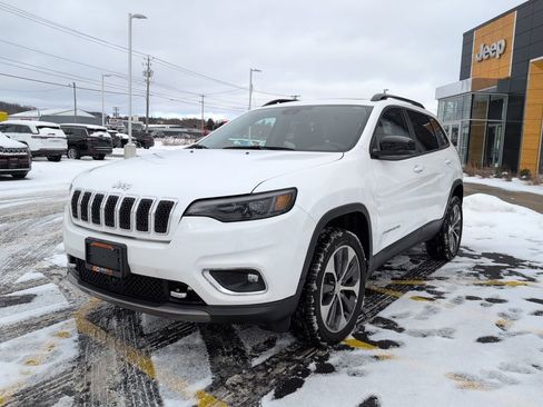 Used 2022 Jeep Cherokee Limited w/ Elite Package image 3