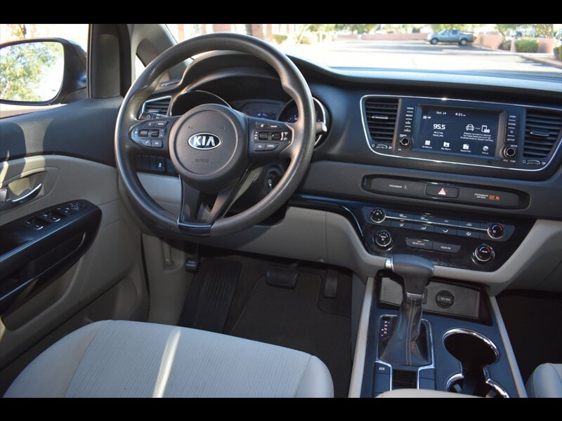 Used 2020 Kia Sedona LX FWD image 31