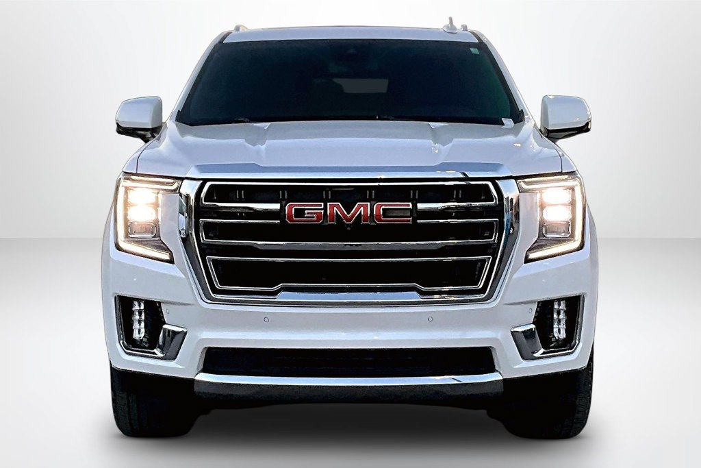 Used 2023 GMC Yukon XL SLT w/ SLT Premium Package AWD/4WD image 2