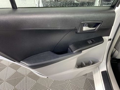 Used 2012 Toyota Camry LE FWD image 25