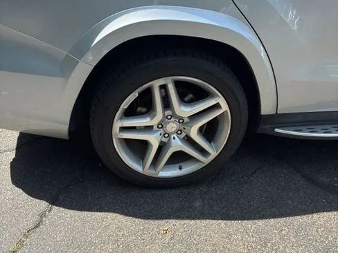 Used 2016 Mercedes-Benz GL 550 4MATIC image 19