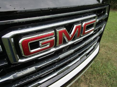 New 2026 GMC Yukon AT4 w/ AT4 Premium Plus Package AWD/4WD image 26