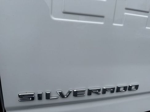 Used 2024 Chevrolet Silverado 3500 LT w/ Convenience Package image 9