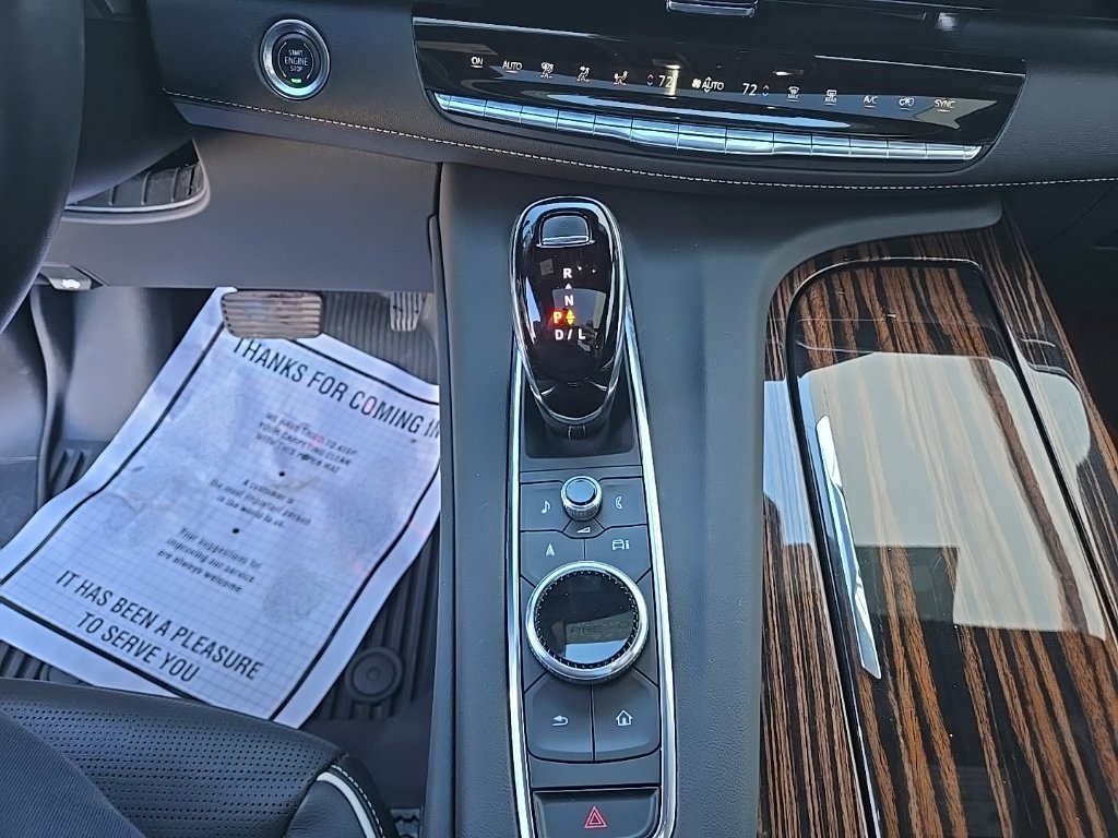 Certified 2024 Cadillac Escalade Premium Luxury AWD/4WD image 31