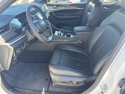 New 2025 Jeep Grand Cherokee L Limited image 9