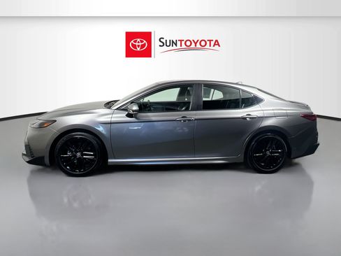 Used 2026 Toyota Camry SE FWD image 7