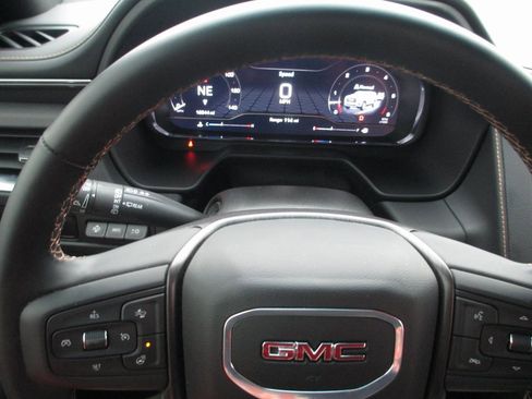 Used 2024 GMC Yukon AT4 w/ AT4 Premium Plus Package image 33