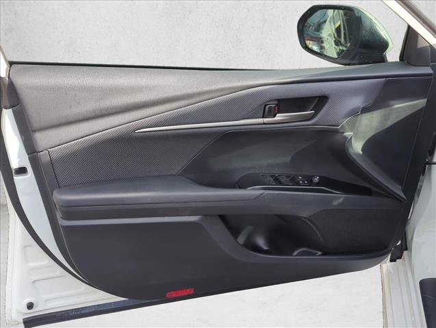 Certified 2025 Toyota Camry SE FWD image 4