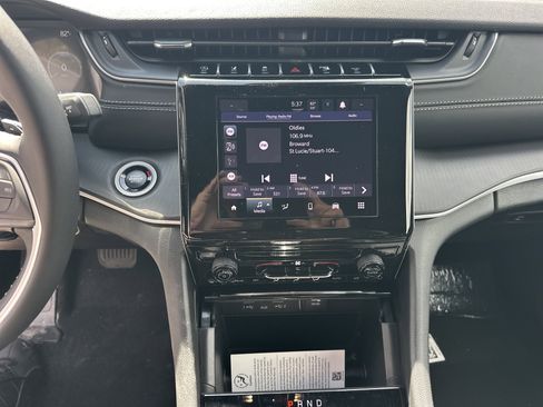 New 2026 Jeep Grand Cherokee L Laredo image 21