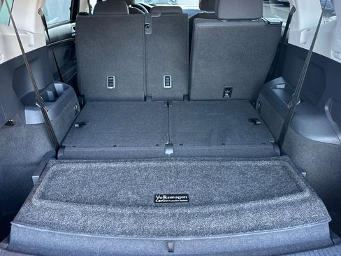 Used 2021 Volkswagen Tiguan S image 16