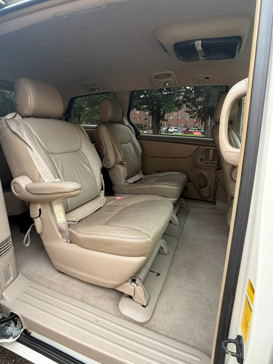 Used 2004 Toyota Sienna XLE FWD image 11